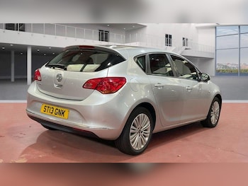 Used Vauxhall Astra 2013 for sale - 76228091: Photo