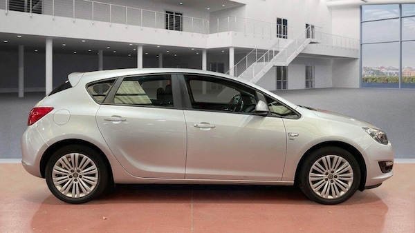 Used Vauxhall Astra 2013 for sale - 76228091: Photo 5