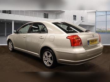 Used Toyota Avensis 2005 for sale - 76850002: Photo