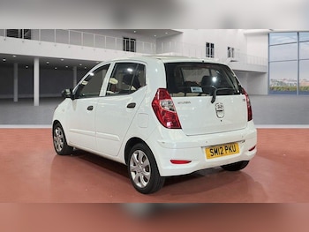Used Hyundai i10 2012 for sale - 76512466: Photo