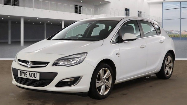 Used Vauxhall Astra 2015 for sale - 76214443: Photo 2