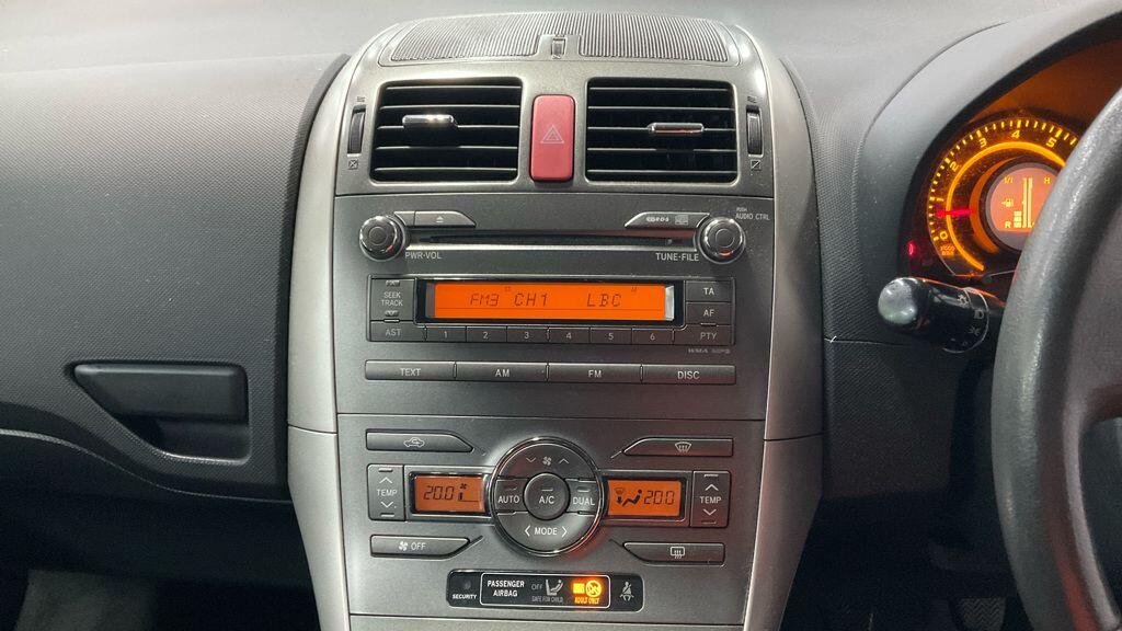 Used Toyota Auris 2010 for sale - 76850299: Photo 11