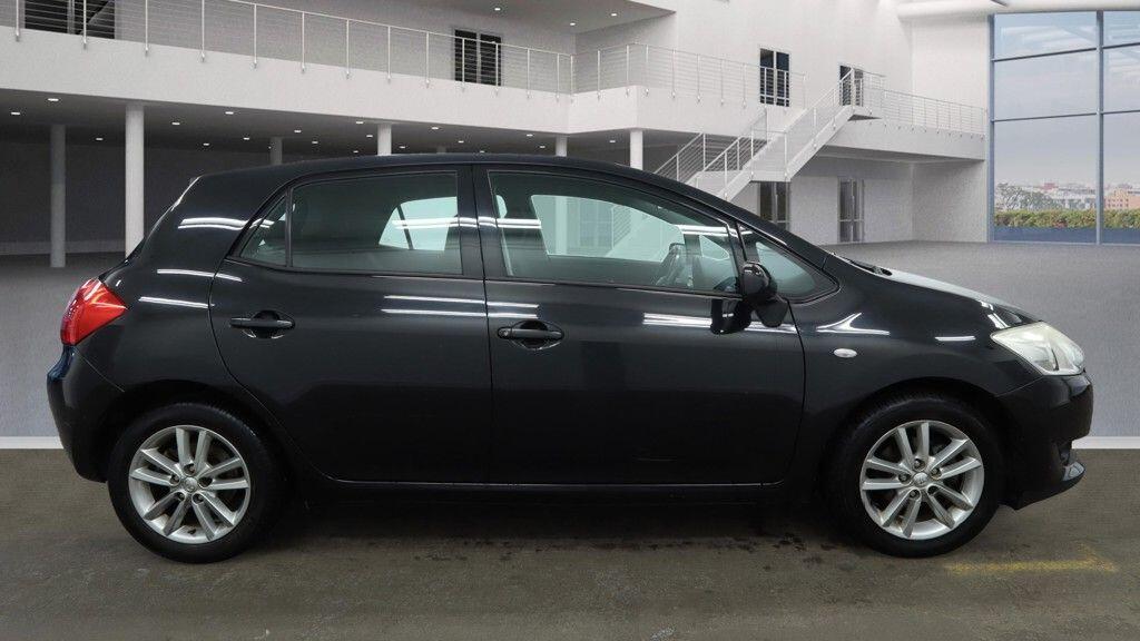 Used Toyota Auris 2010 for sale - 76850299: Photo 5