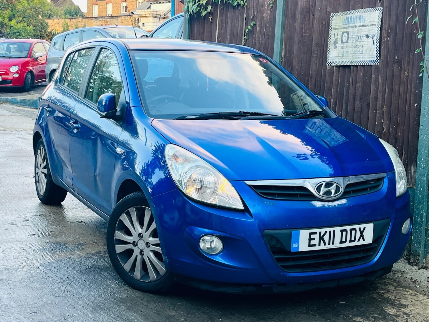 Used Hyundai i20 2011 for sale - 76550637: Photo 2