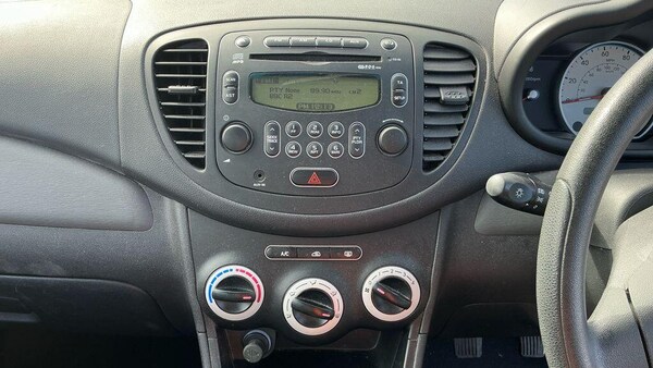 Used Hyundai i10 2009 for sale - 76226791: Photo 11