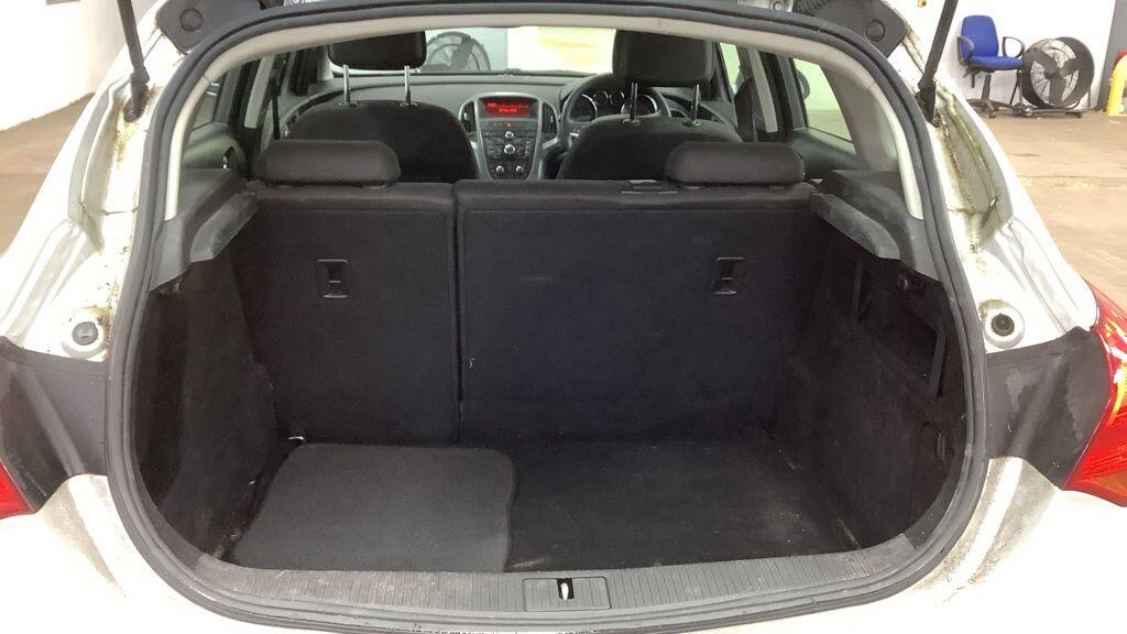 Used Vauxhall Astra 2015 for sale - 76121356: Photo 7