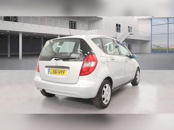 Used Mercedes-Benz A-Class 2011 for sale - 76036060: Photo