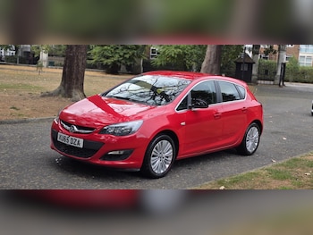 Used Vauxhall Astra 2015 for sale - 76227100: Photo