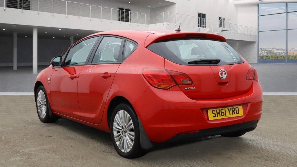 Used Vauxhall Astra for sale - 76485885: Photo 3