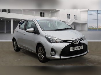 Used Toyota Yaris 2015 for sale - 76484568: Photo