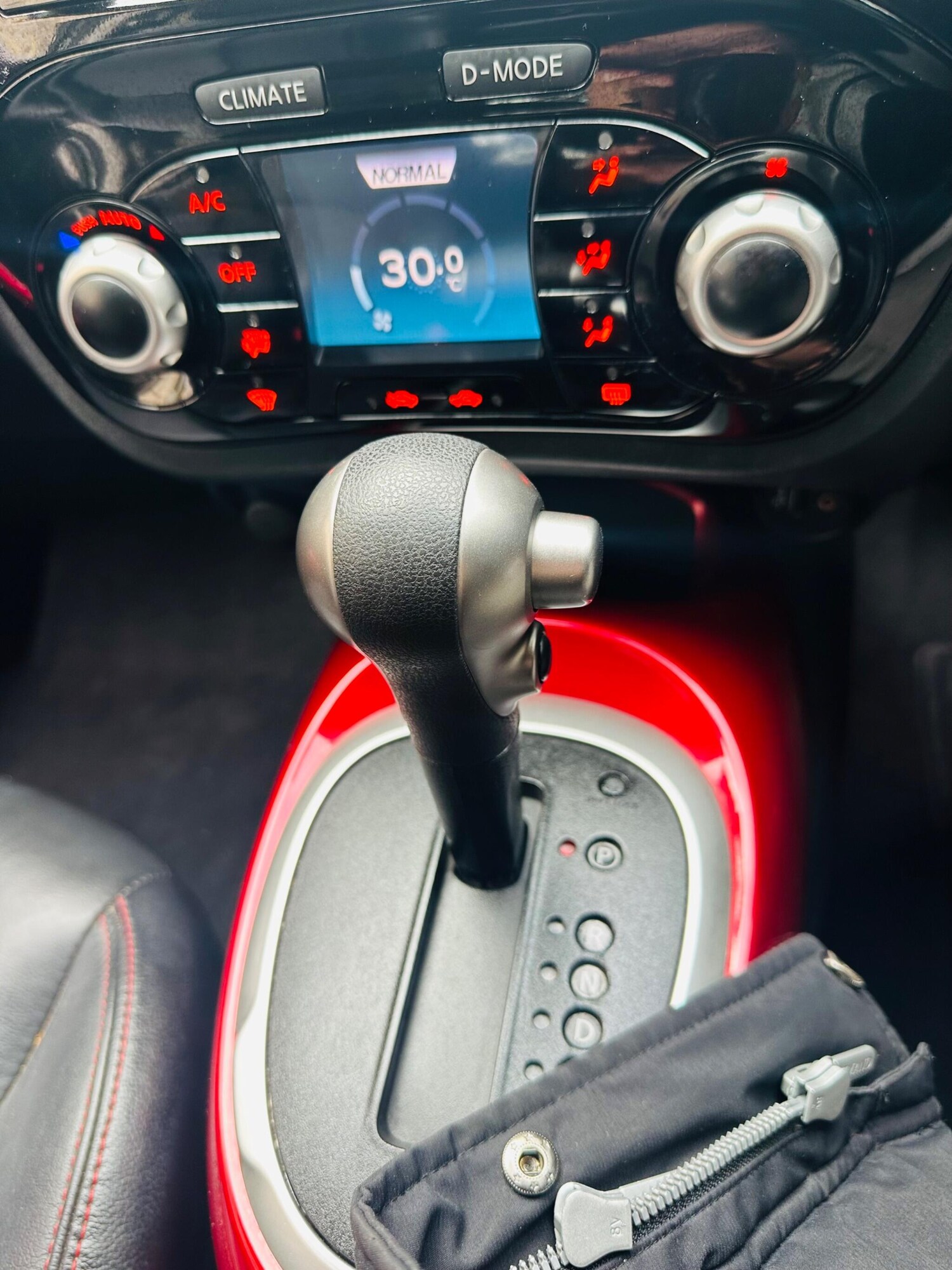 Used Nissan Juke 2013 for sale - 76307384: Photo 36