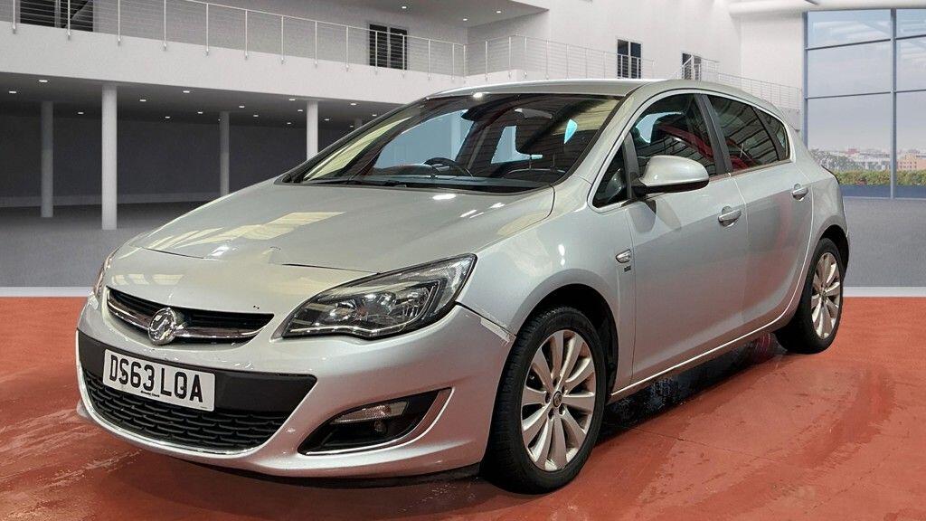 Used Vauxhall Astra 2013 for sale - 76213825: Photo 2