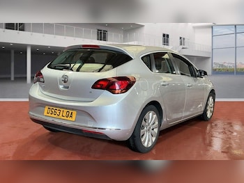 Used Vauxhall Astra 2013 for sale - 76213825: Photo