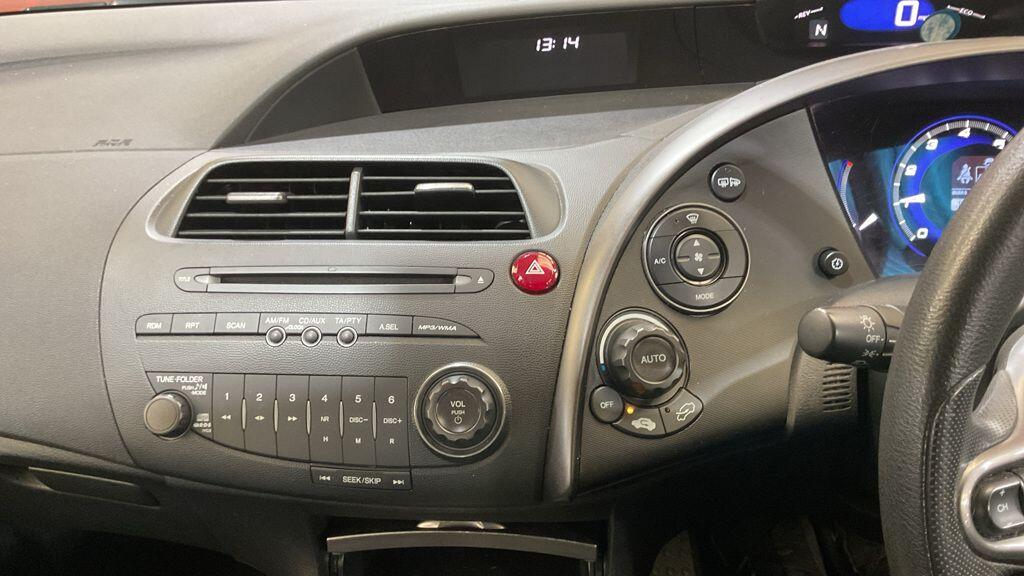 Used Honda Civic 2010 for sale - 76307456: Photo 11