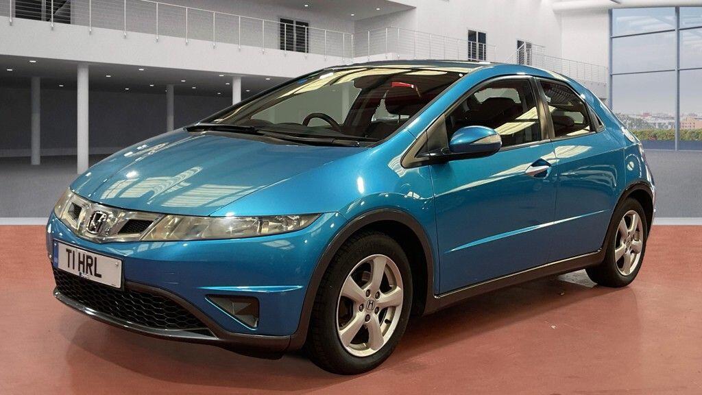 Used Honda Civic 2010 for sale - 76307456: Photo 2