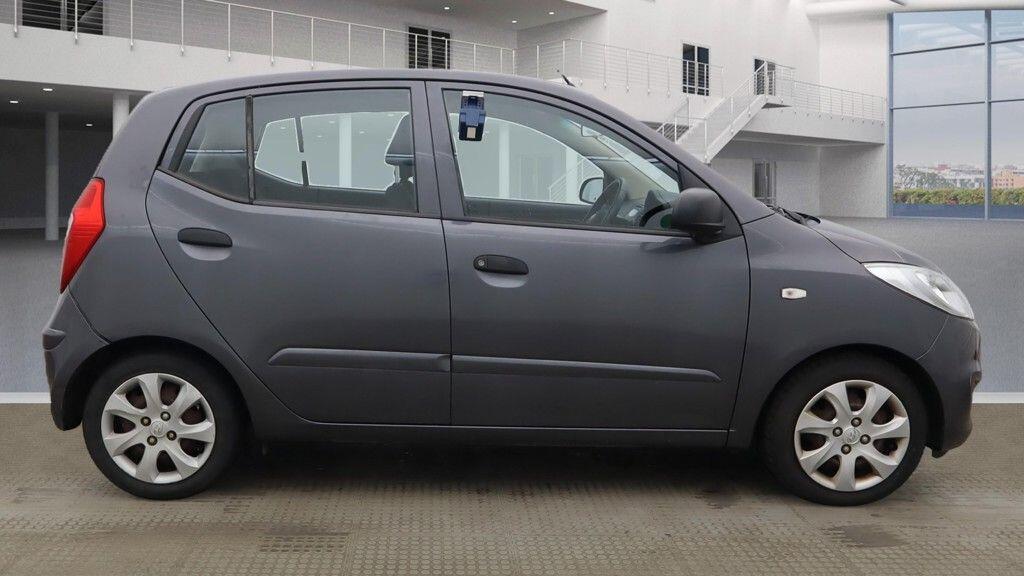 Used Hyundai i10 2011 for sale - 76728192: Photo 5