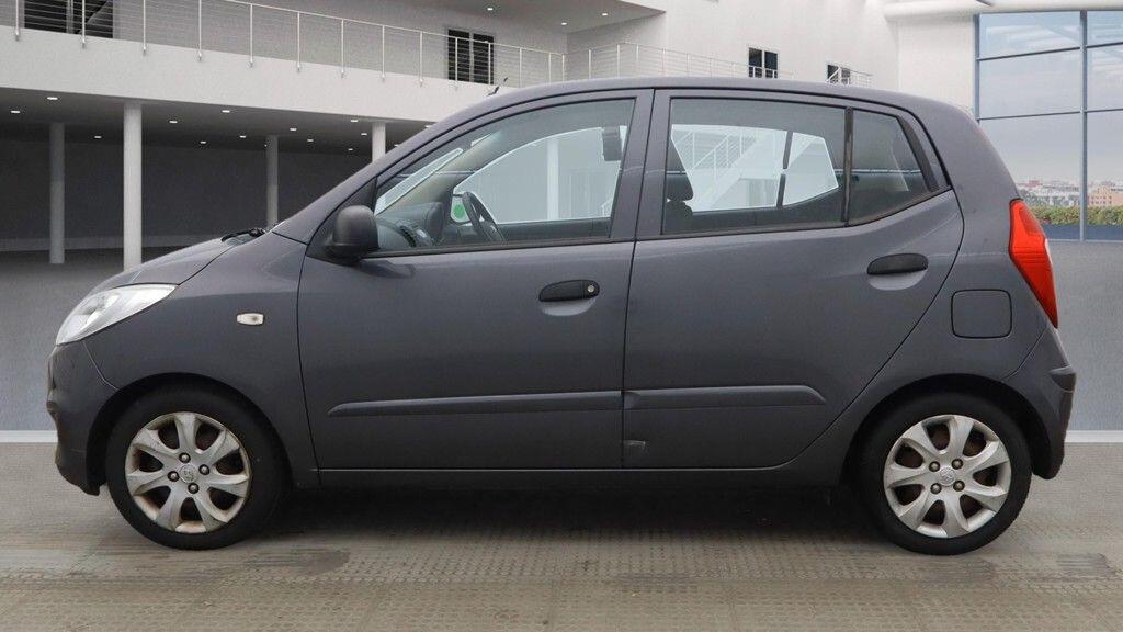 Used Hyundai i10 2011 for sale - 76728192: Photo 6