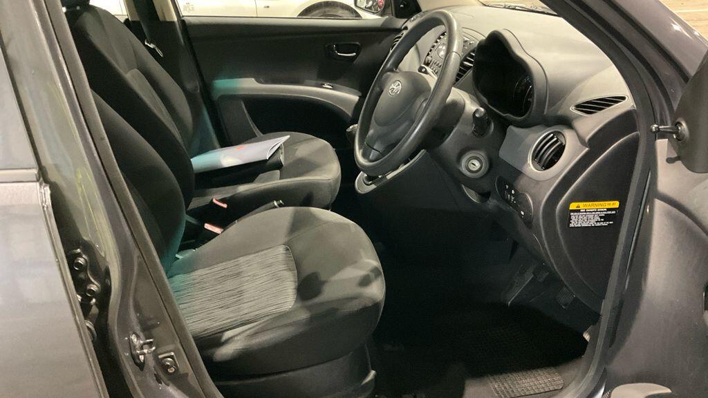 Used Hyundai i10 2011 for sale - 76728192: Photo 9