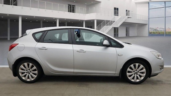 Used Vauxhall Astra 2010 for sale - 76215257: Photo 4