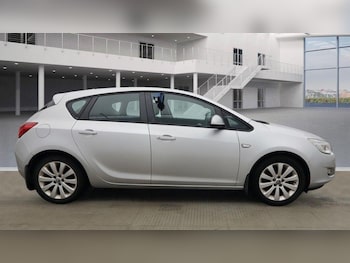 Used Vauxhall Astra 2010 for sale - 76215257: Photo