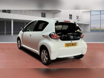 Used Toyota AYGO 2013 for sale - 76036117: Photo