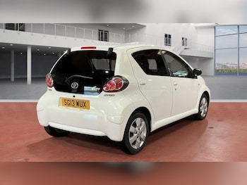Used Toyota AYGO 2013 for sale - 76036117: Photo