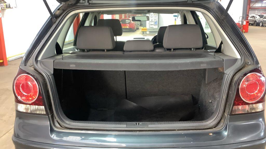 Used Volkswagen Polo 2009 for sale - 76735137: Photo 5