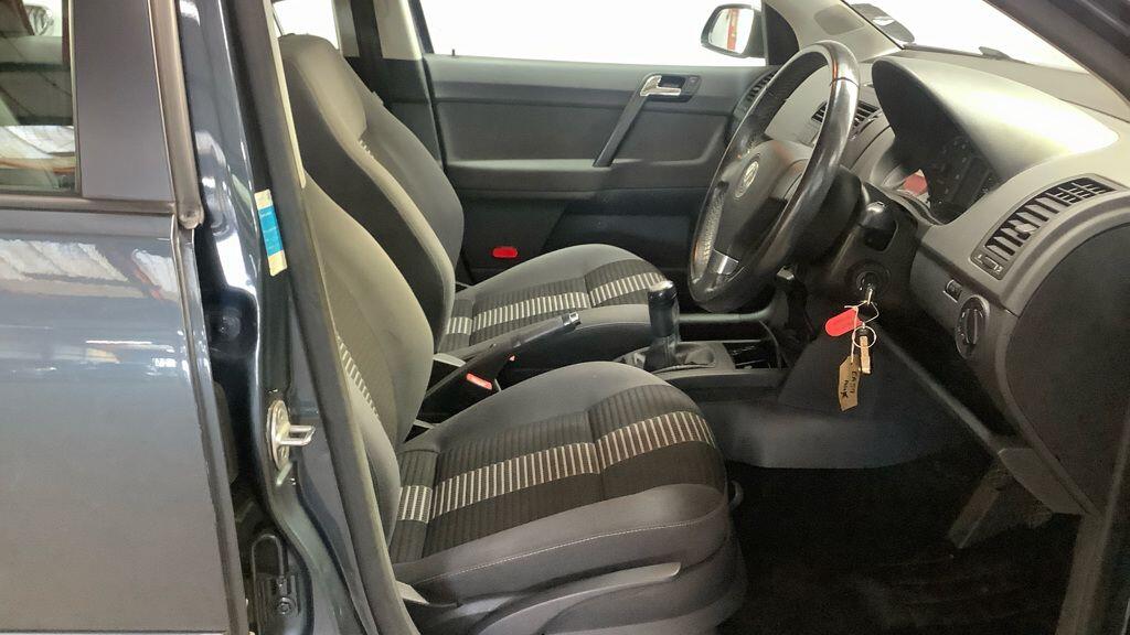 Used Volkswagen Polo 2009 for sale - 76735137: Photo 7