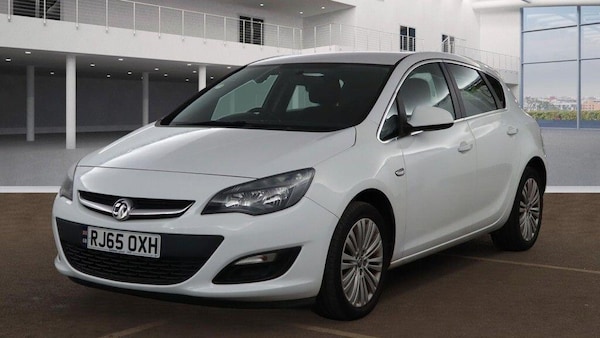 Used Vauxhall Astra 2015 for sale - 76226540: Photo 2