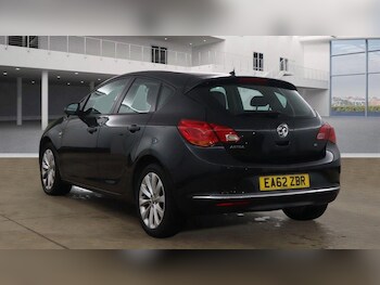 Used Vauxhall Astra 2012 for sale - 76484576: Photo