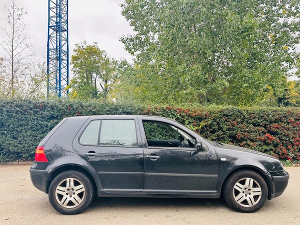 Used Volkswagen Golf 2004 for sale - 76282770: Photo 1