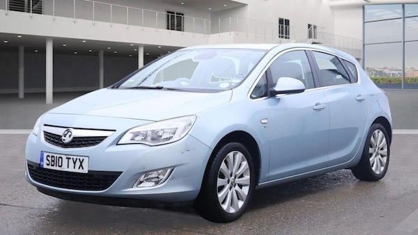 Used Vauxhall Astra 2010 for sale - 76295848: Photo 2