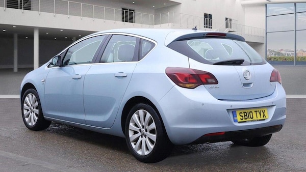 Used Vauxhall Astra 2010 for sale - 76295848: Photo 3