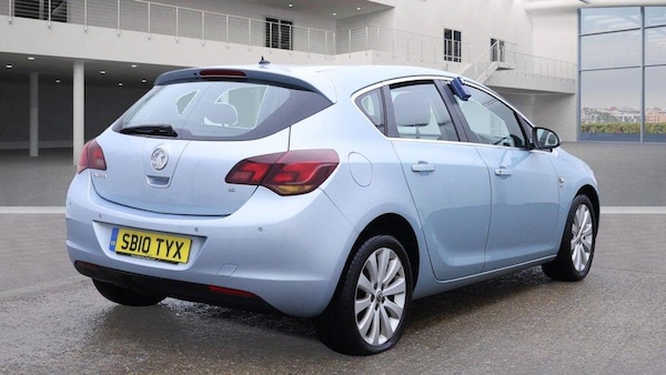 Used Vauxhall Astra 2010 for sale - 76295848: Photo 4
