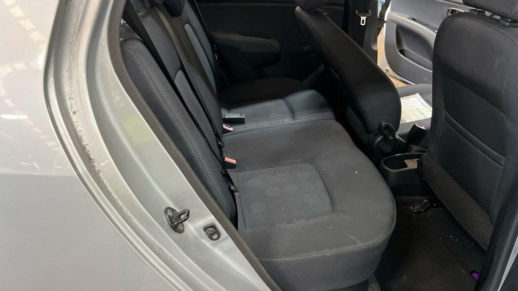 Used Hyundai i10 2010 for sale - 76108358: Photo 8
