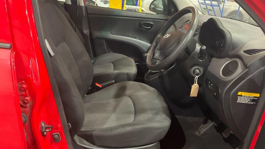 Used Hyundai i10 2013 for sale - 76136558: Photo 9
