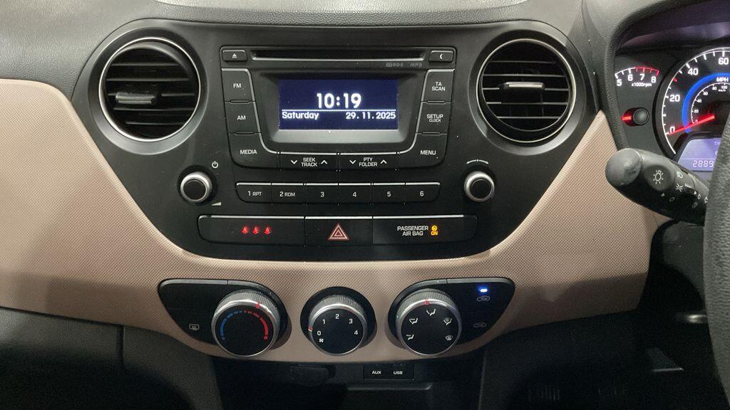 Used Hyundai i10 2015 for sale - 76850142: Photo 11