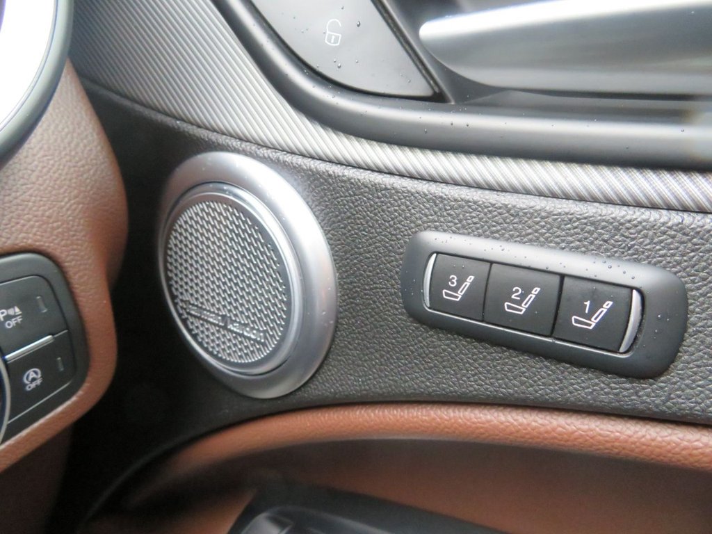 Used Alfa Romeo Stelvio 2018 for sale - 76105426: Photo 10