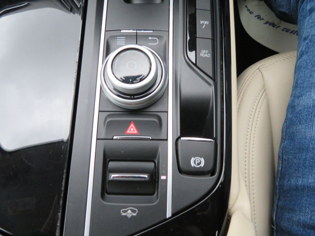 Used Maserati Levante 2018 for sale - 77192952: Photo 33