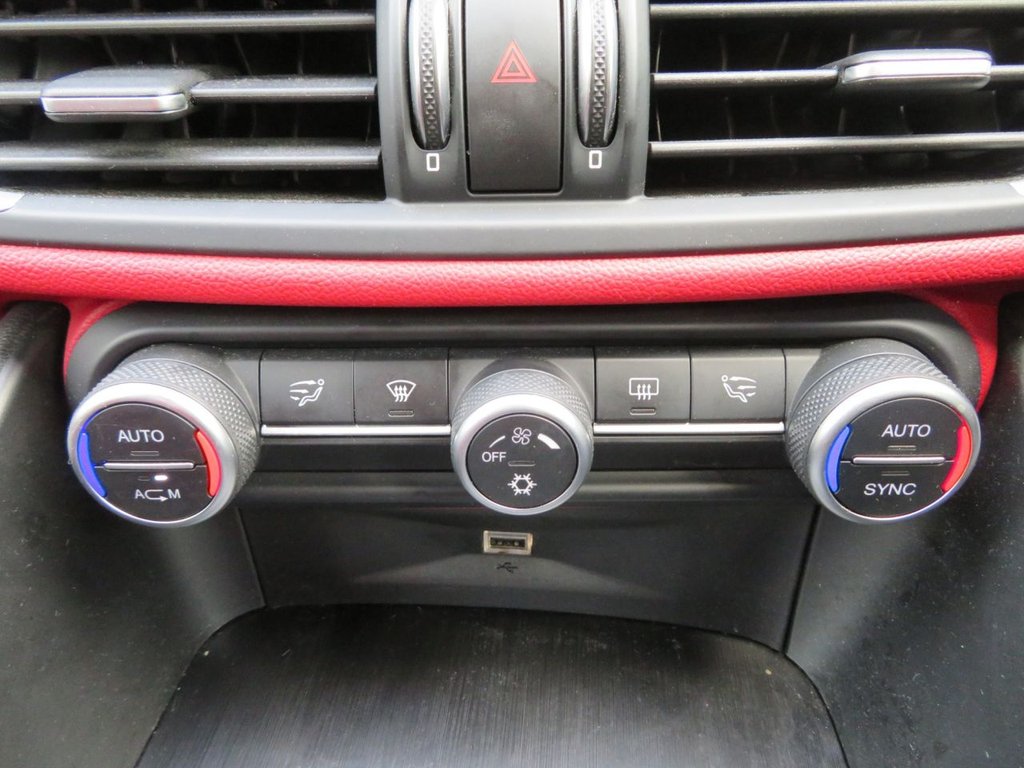 Used Alfa Romeo Giulia 2017 for sale - 77263318: Photo 20