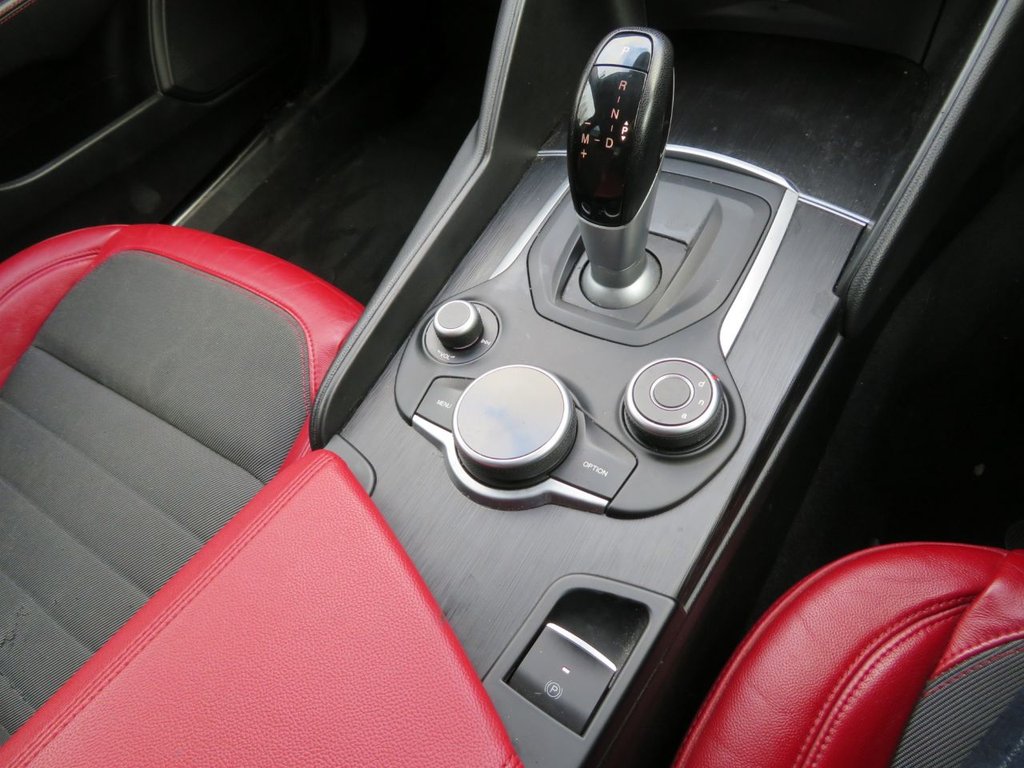 Used Alfa Romeo Giulia 2017 for sale - 77263318: Photo 21