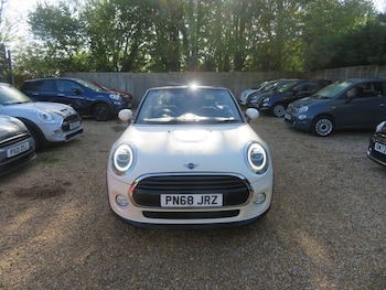 Used MINI Convertible 2018 for sale - 76210039: Photo 2