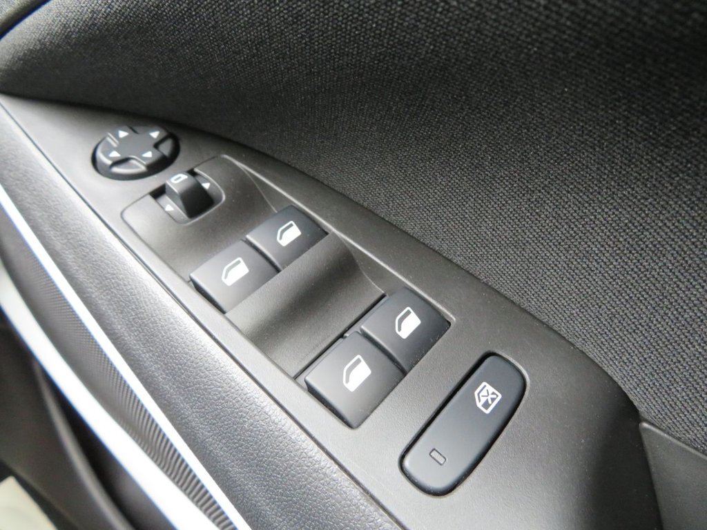 Used Vauxhall Crossland X 2020 for sale - 77680689: Photo 30