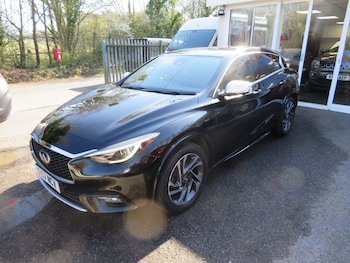 Used Infiniti Q30 2017 for sale - 79328060: Photo