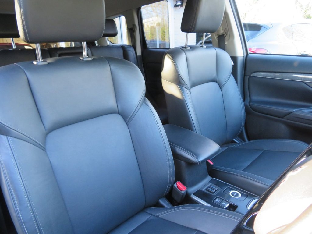 Used Mitsubishi Outlander 2018 for sale - 77192972: Photo 32