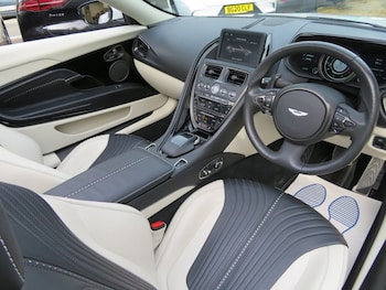Used Aston Martin DB11 2020 for sale - 78271472: Photo
