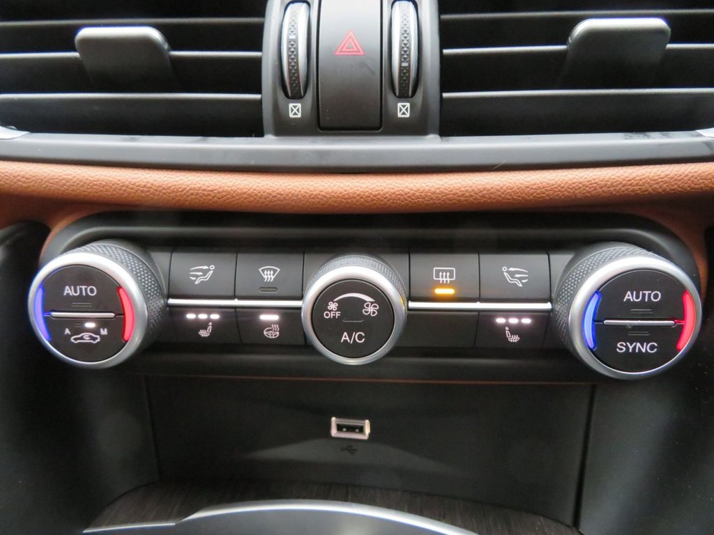 Used Alfa Romeo Giulia 2019 for sale - 77200335: Photo 21