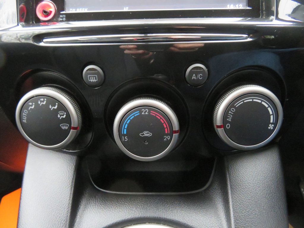 Used Mazda Mazda2 2014 for sale - 77654862: Photo 25