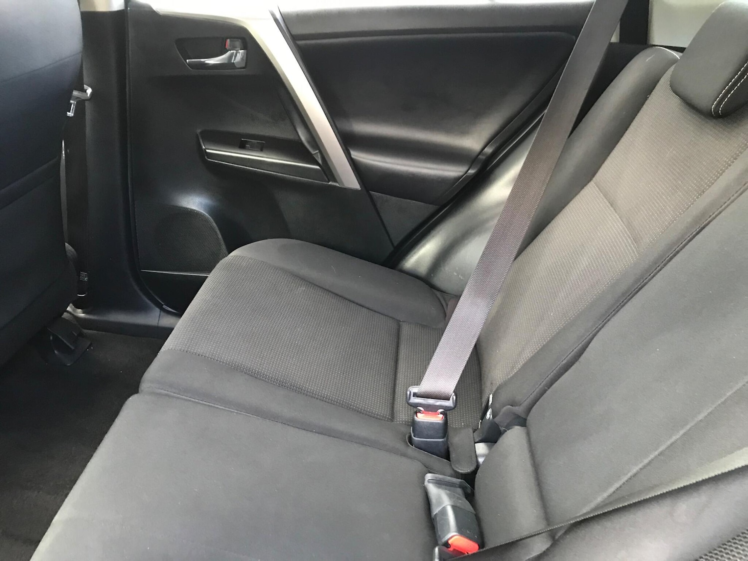 Used Toyota RAV4 2016 for sale - 76988228: Photo 11