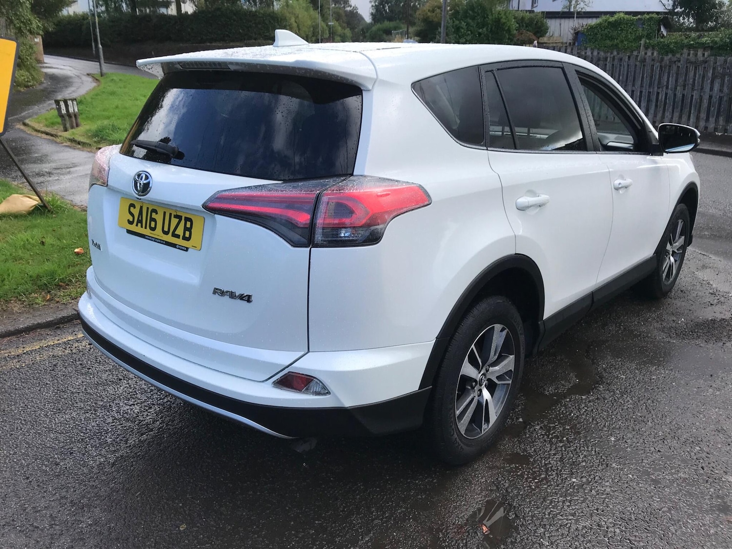 Used Toyota RAV4 2016 for sale - 76988228: Photo 8